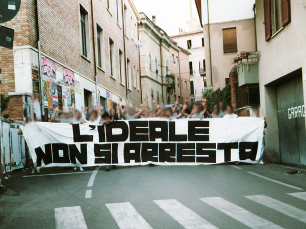 CONTRO IL DECRETO INCOSTITUZIONALE