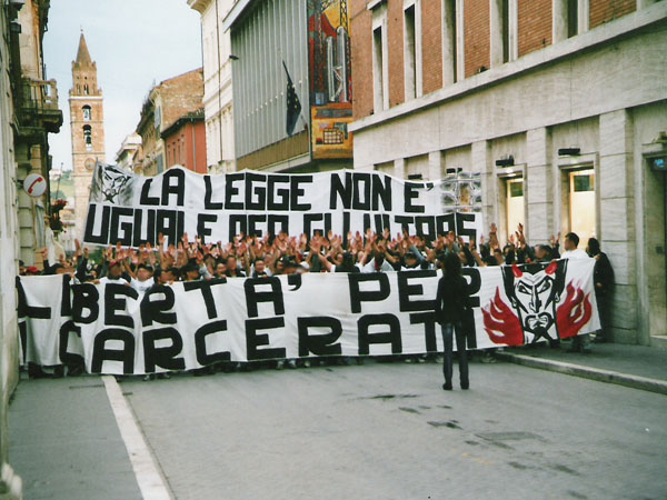 LIBERTA' PER I CARCERATI